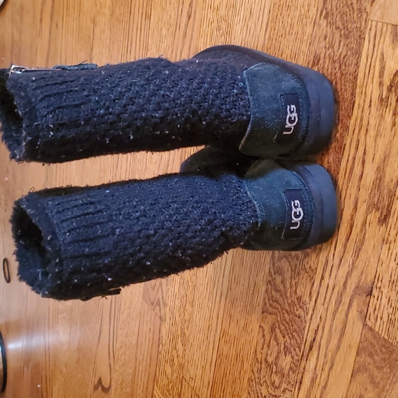 Black knit Uggs - Picture 2 of 8